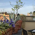 Hotel Fellini A Fontana Di Trevi Roma