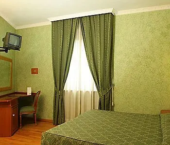 Fellini 3* Rome