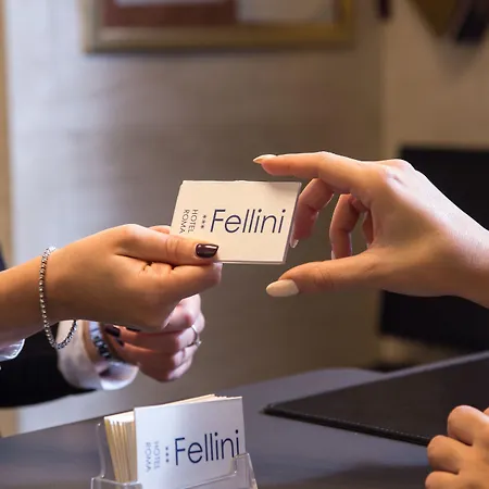 Fellini A Fontana Di Trevi Roma