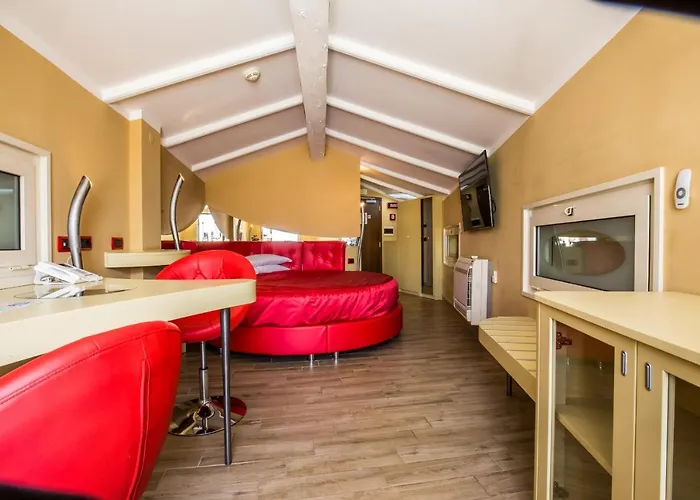 Hotel Fellini A Fontana Di Trevi Roma