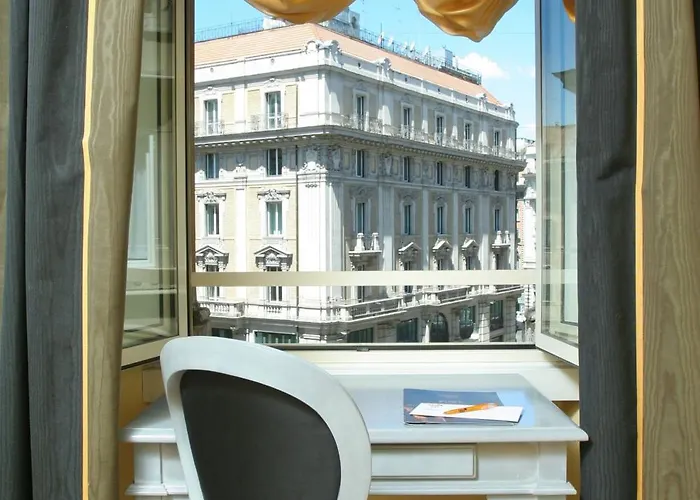 Fellini A Fontana Di Trevi Roma