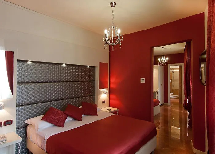 Hotel Fellini A Fontana Di Trevi 3*