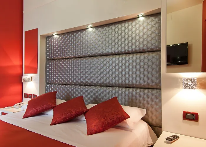 Hotel Fellini A Fontana Di Trevi 3*