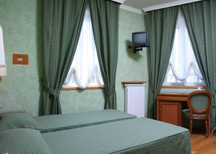 Fellini A Fontana Di Trevi Roma