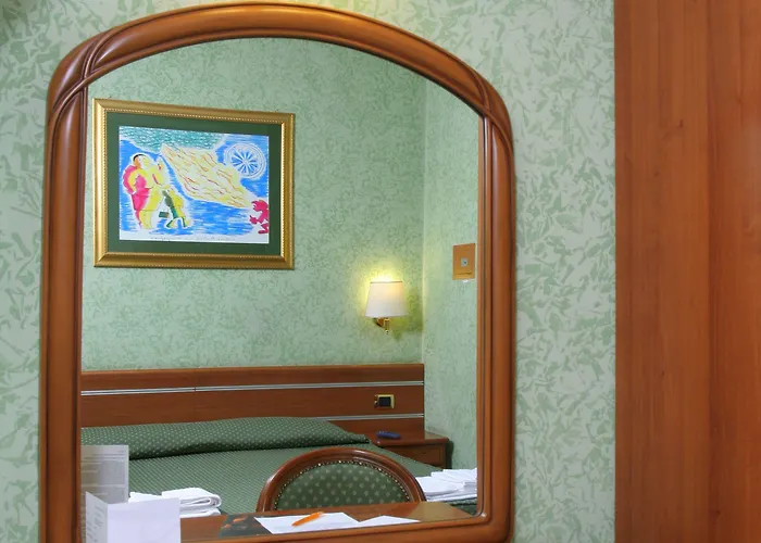 Hotel Fellini A Fontana Di Trevi