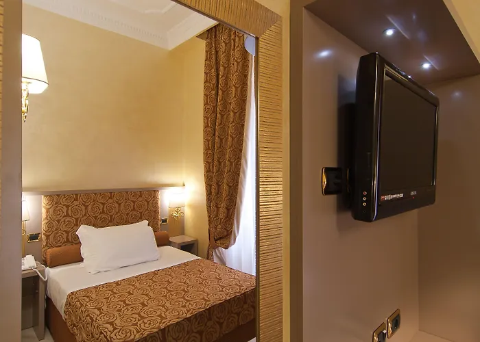 Hotel Fellini A Fontana Di Trevi 3*