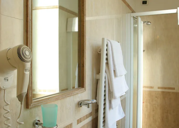 Hotel Fellini A Fontana Di Trevi Roma